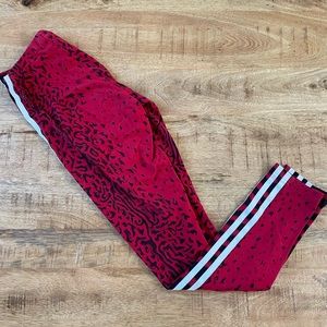 Adidas cotton leggings super soft and fun to wear. In great condition